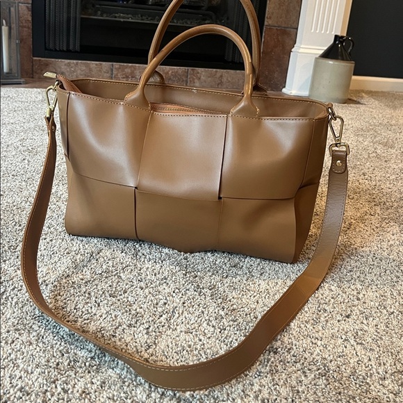 Valentina Fiore Handbags - NWOT VALENTINA FIORE TOTE